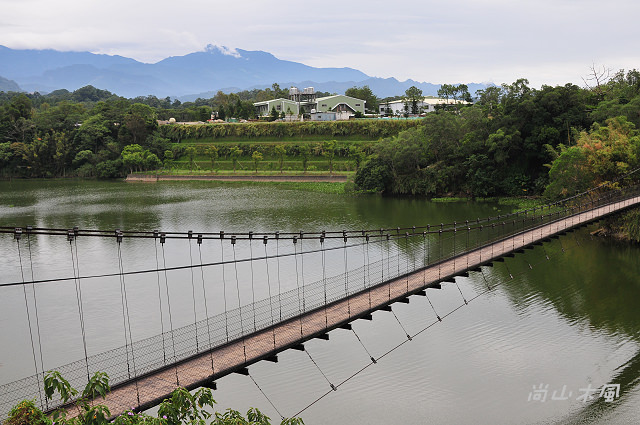 閒逛，峨眉湖