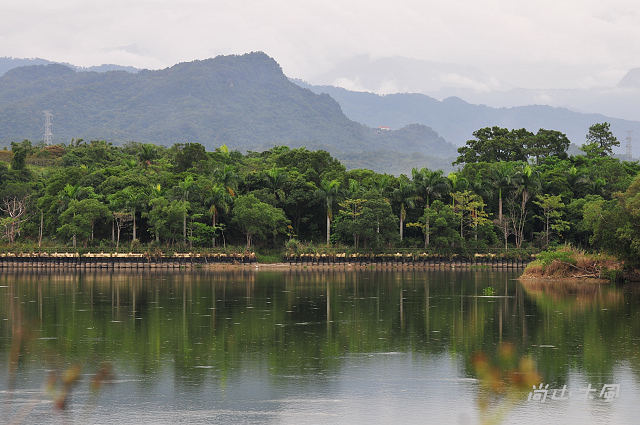 閒逛，峨眉湖