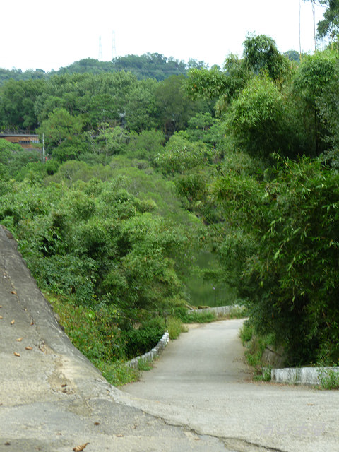 閒逛，峨眉湖