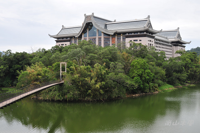閒逛，峨眉湖