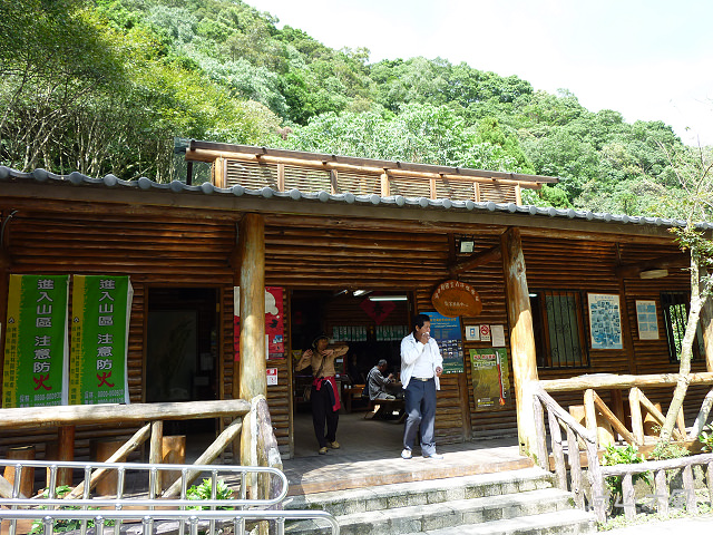 滿月圓，圓滿（三）步道飛瀑