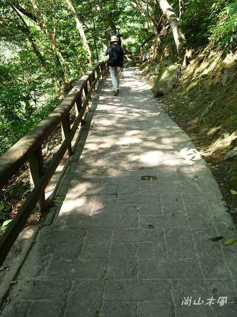 滿月圓，圓滿（三）步道飛瀑