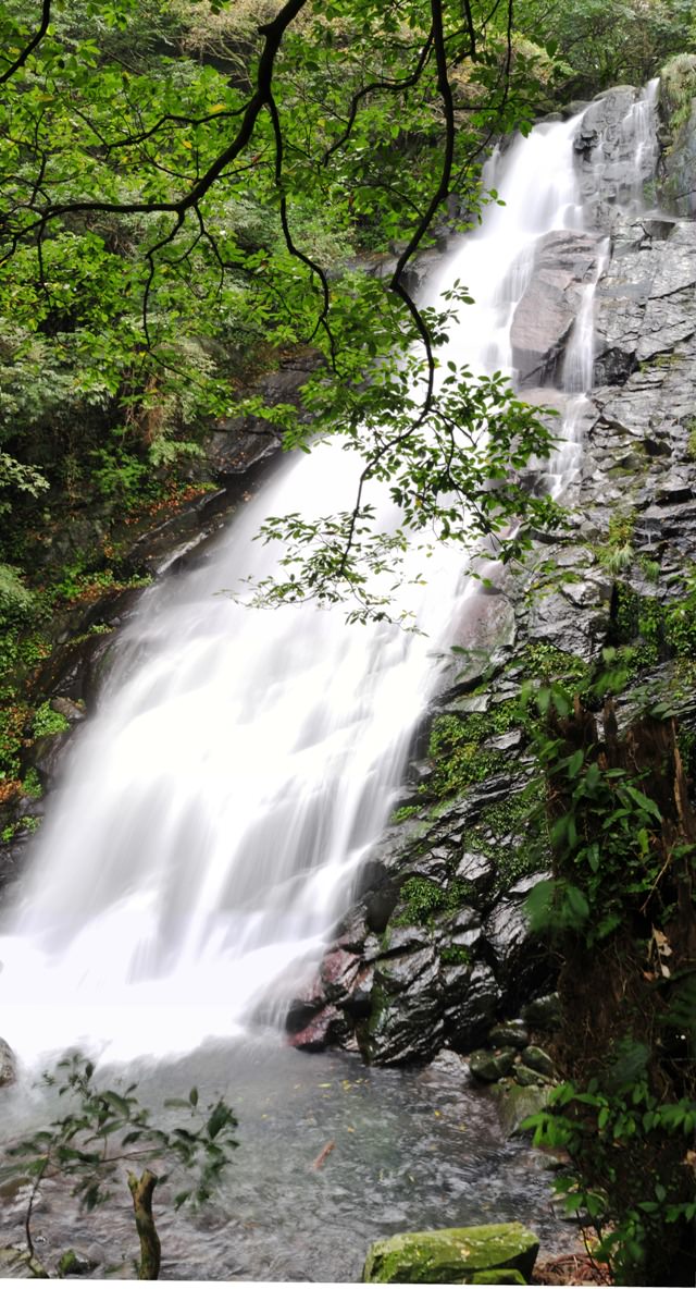 青山瀑布（三）山徑飛瀑