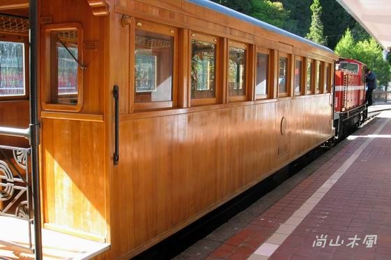 賞櫻到阿里山（八）櫻花火車之美