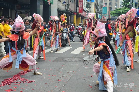 淡水二、三事（8）2010淡水清水祖師日巡祈福
