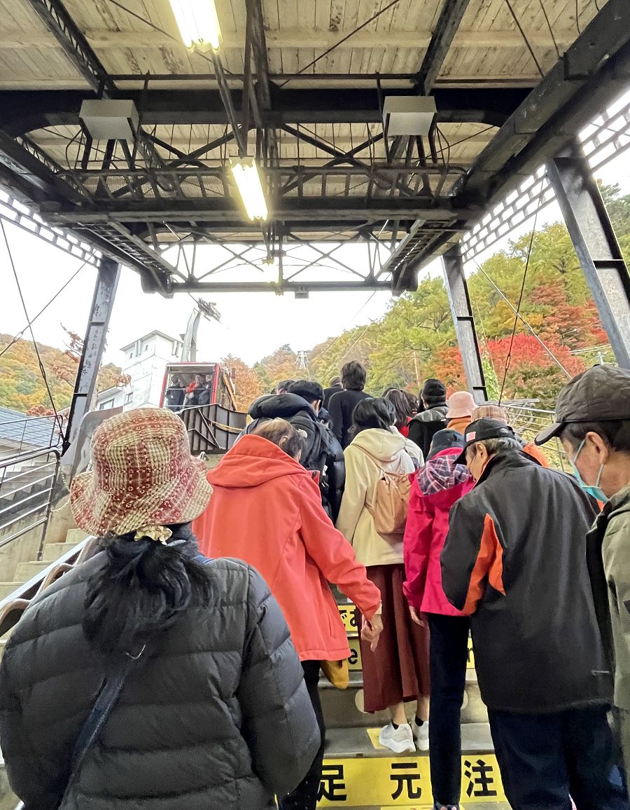 日本追楓趣(31)河口湖之搭乘纜車上天上山公園 - 第9張圖 日本追楓趣(31)河口湖之搭乘纜車上天上山公園