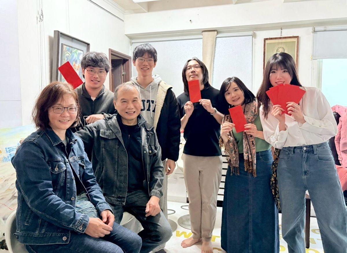 辭舊迎新，新年快樂