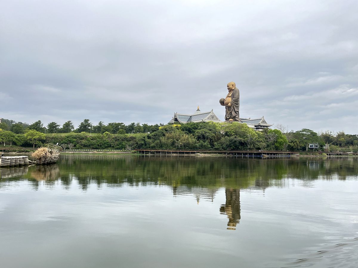 中山氣功班春遊峨眉湖