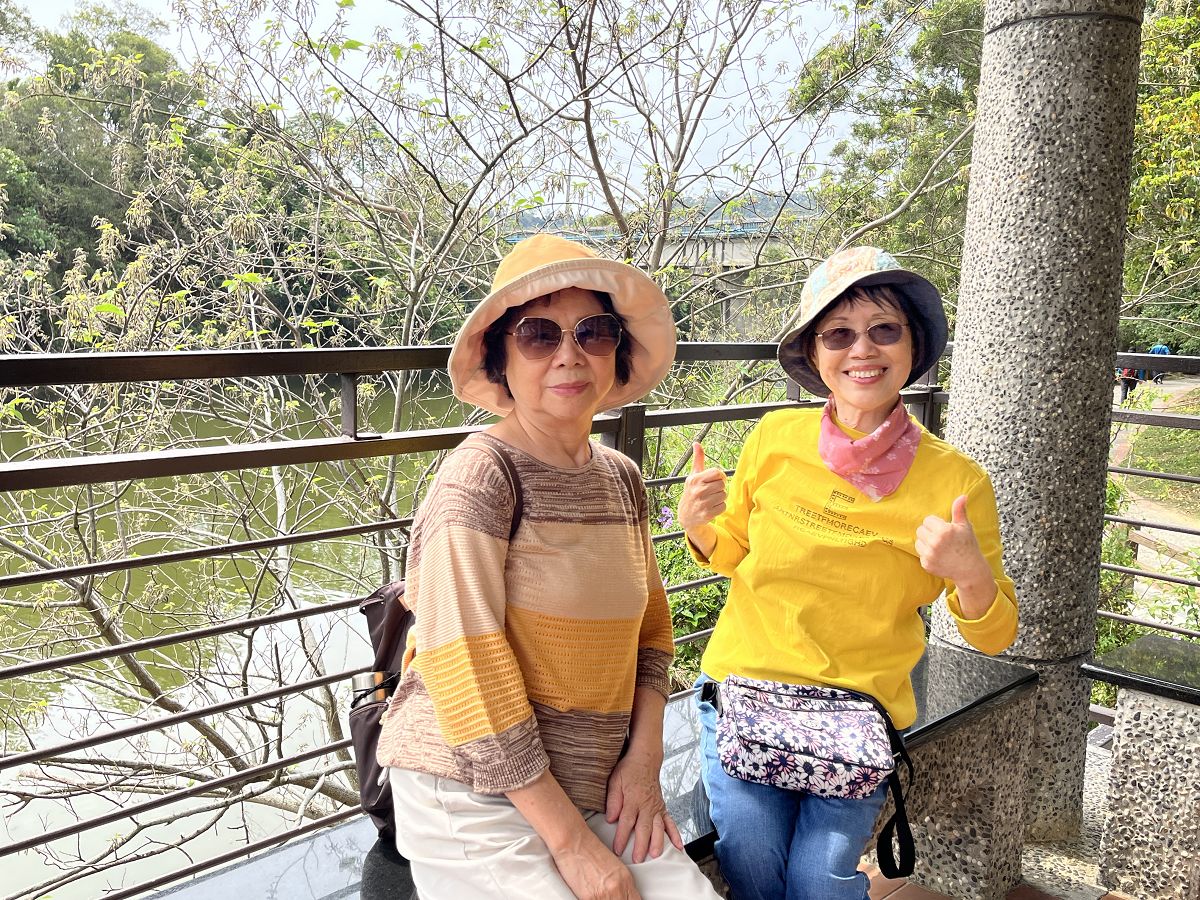 中山氣功班春遊峨眉湖