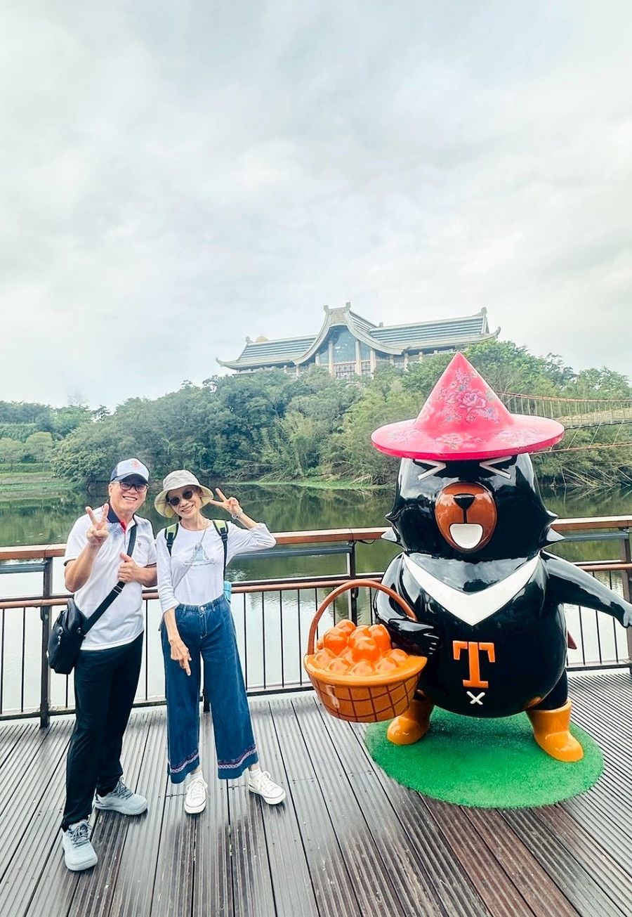 中山氣功班春遊峨眉湖