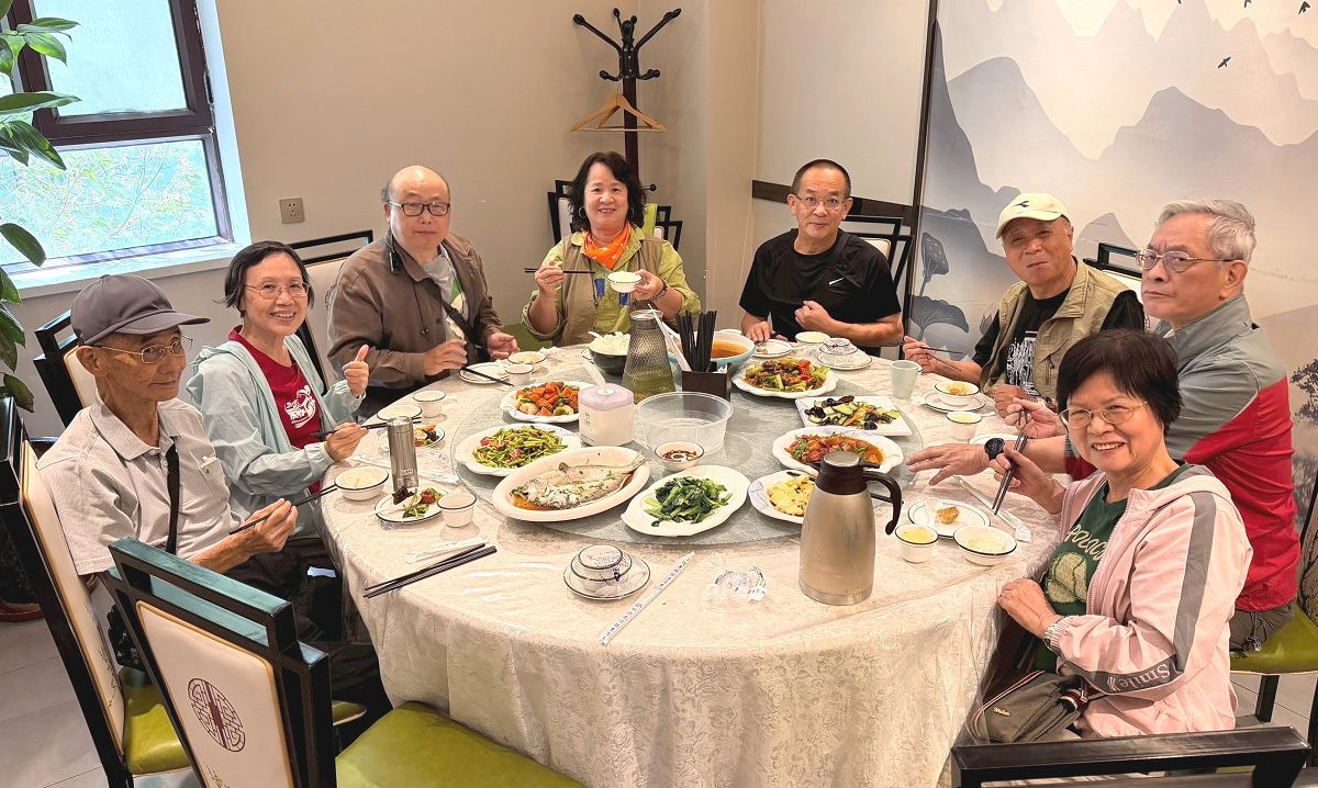 北疆圓夢去（10）「悠然小築」品嘗農家菜